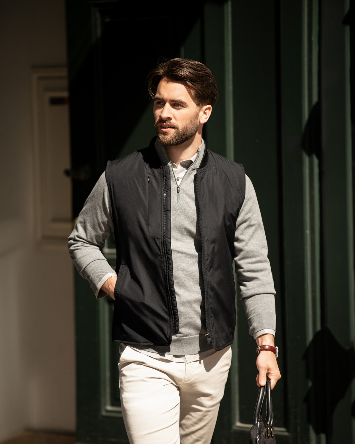 Maine Men Black AW25 Modelimage (1)