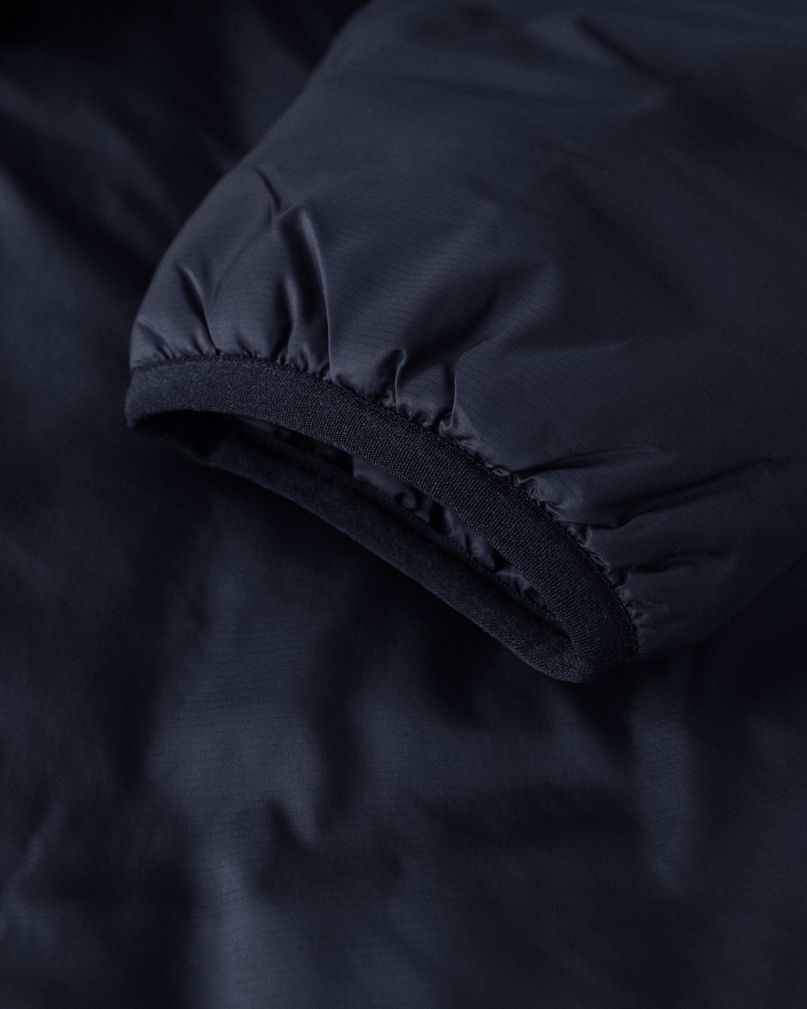 Aspen Women Navy Closeup 2