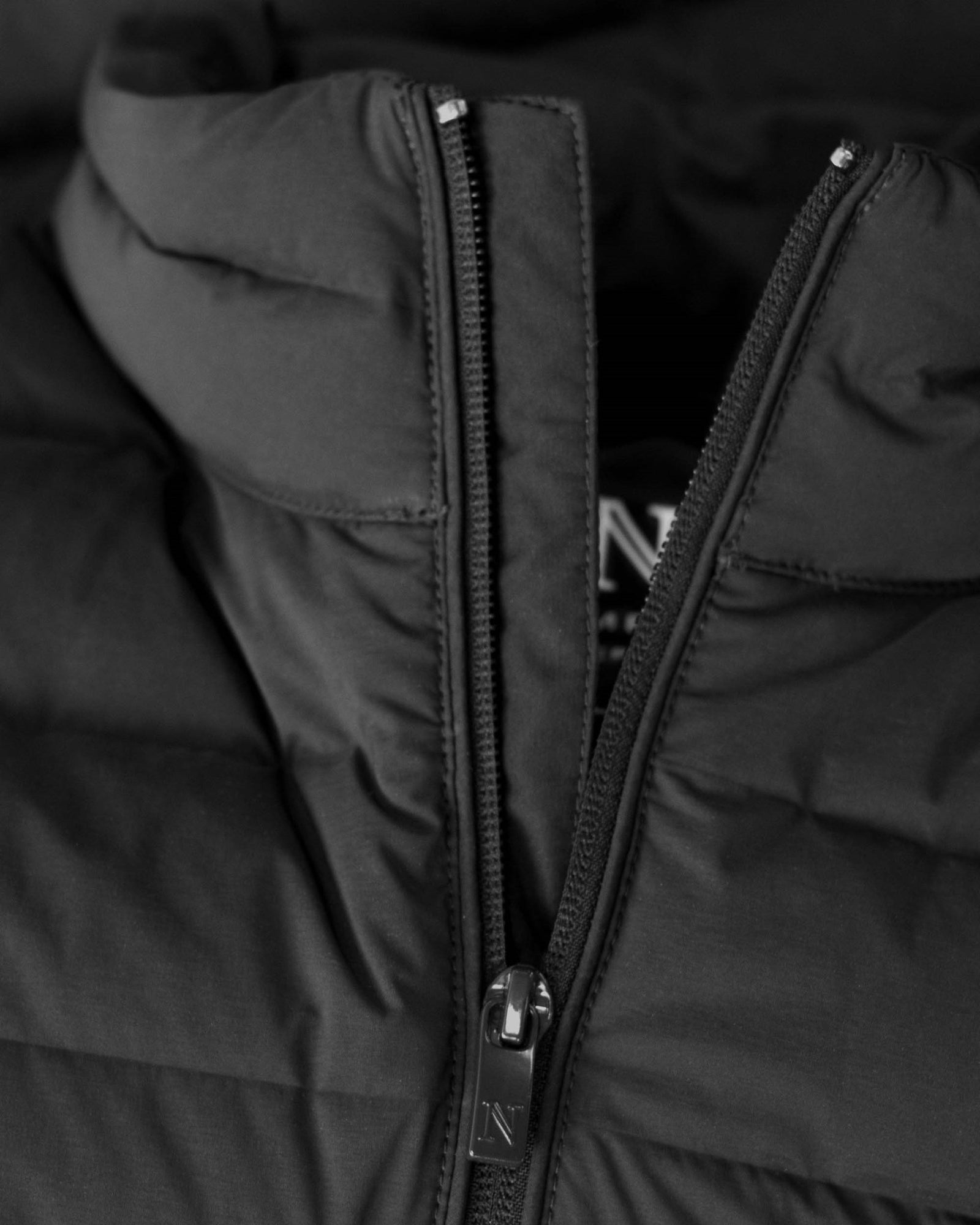 Avalon Vest Women Black Back