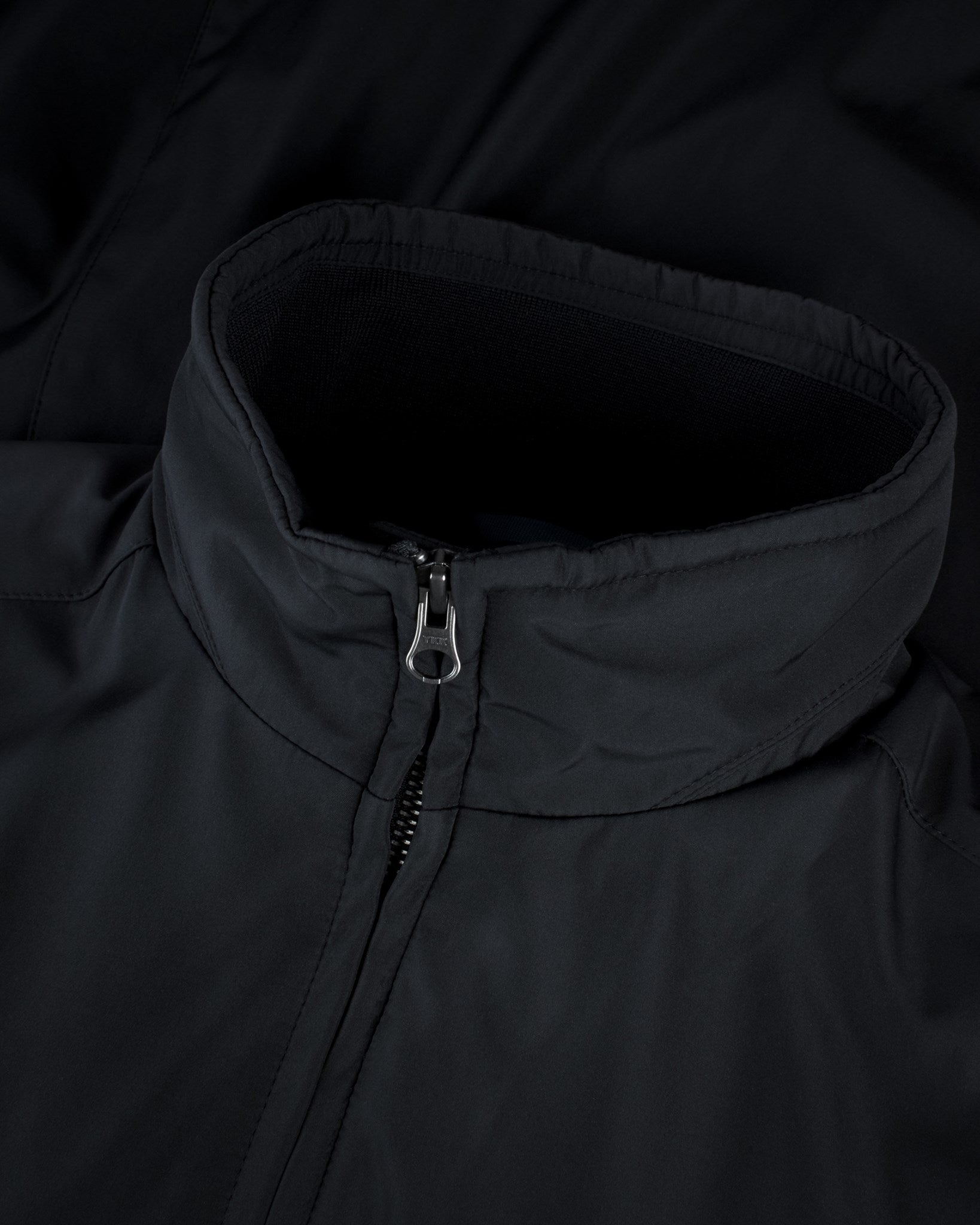 Bellington Men Black Closeup 2