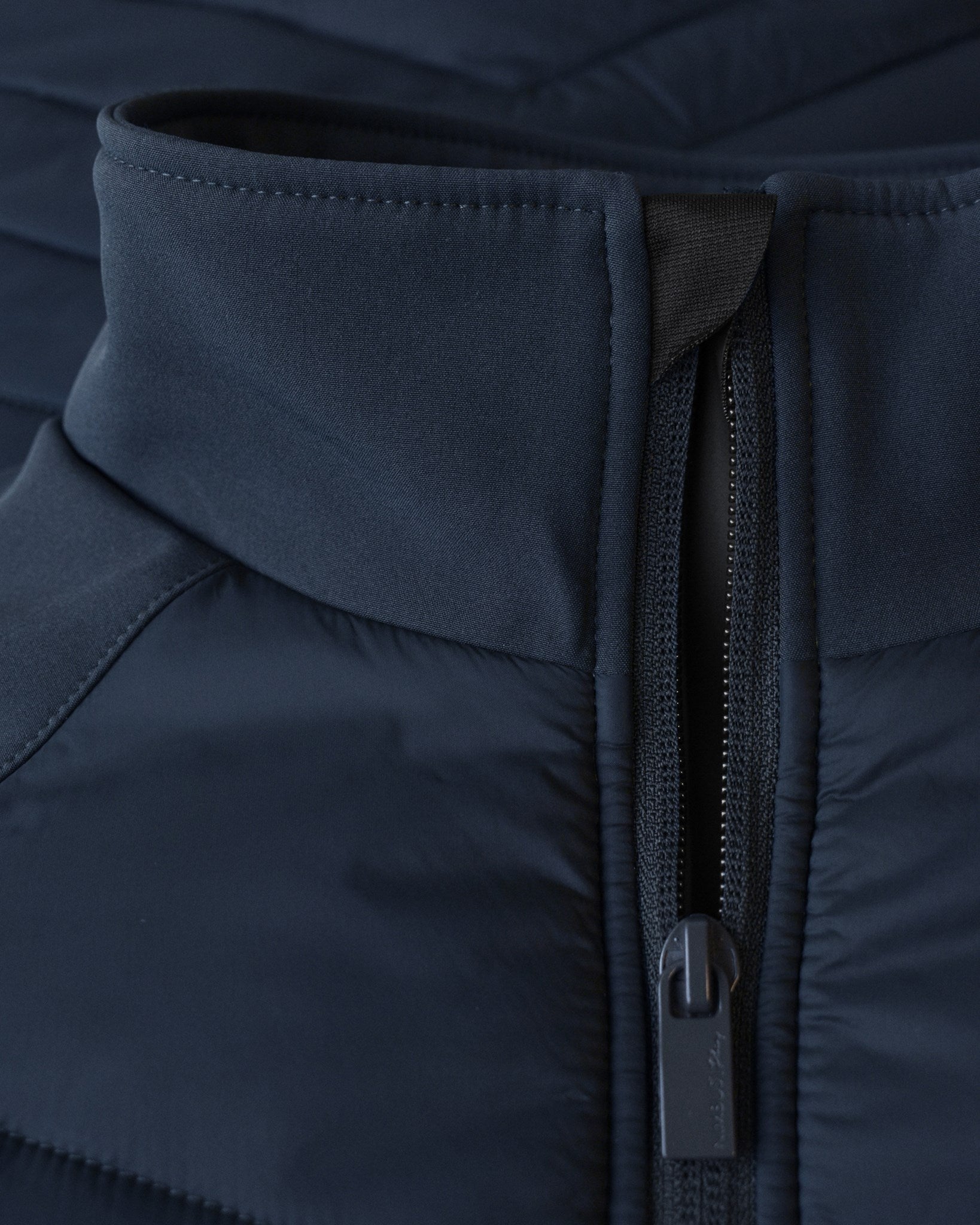 Bloomsdale Men Navy Closeup 1