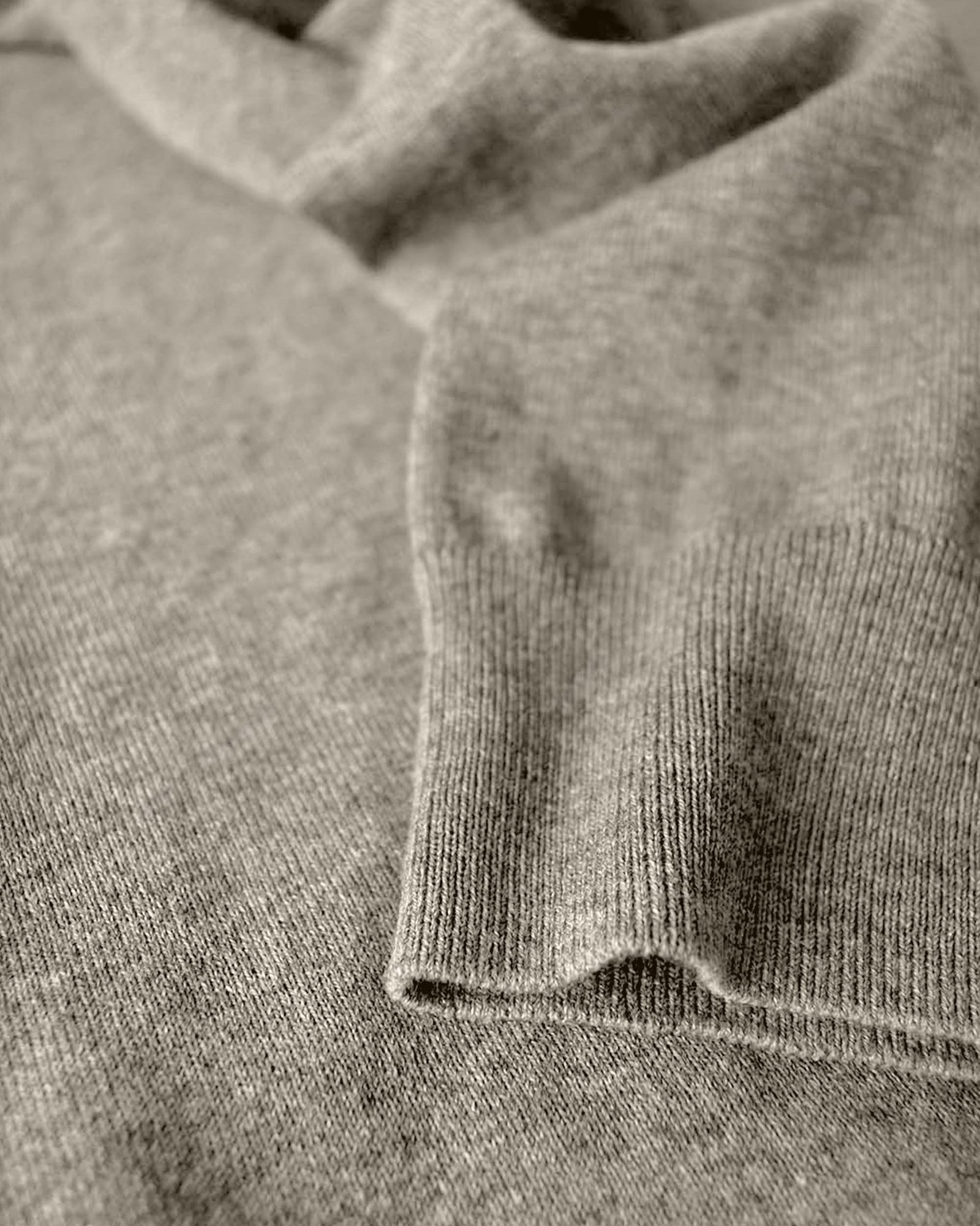 Brighton V Neck Men Sand Melange Back