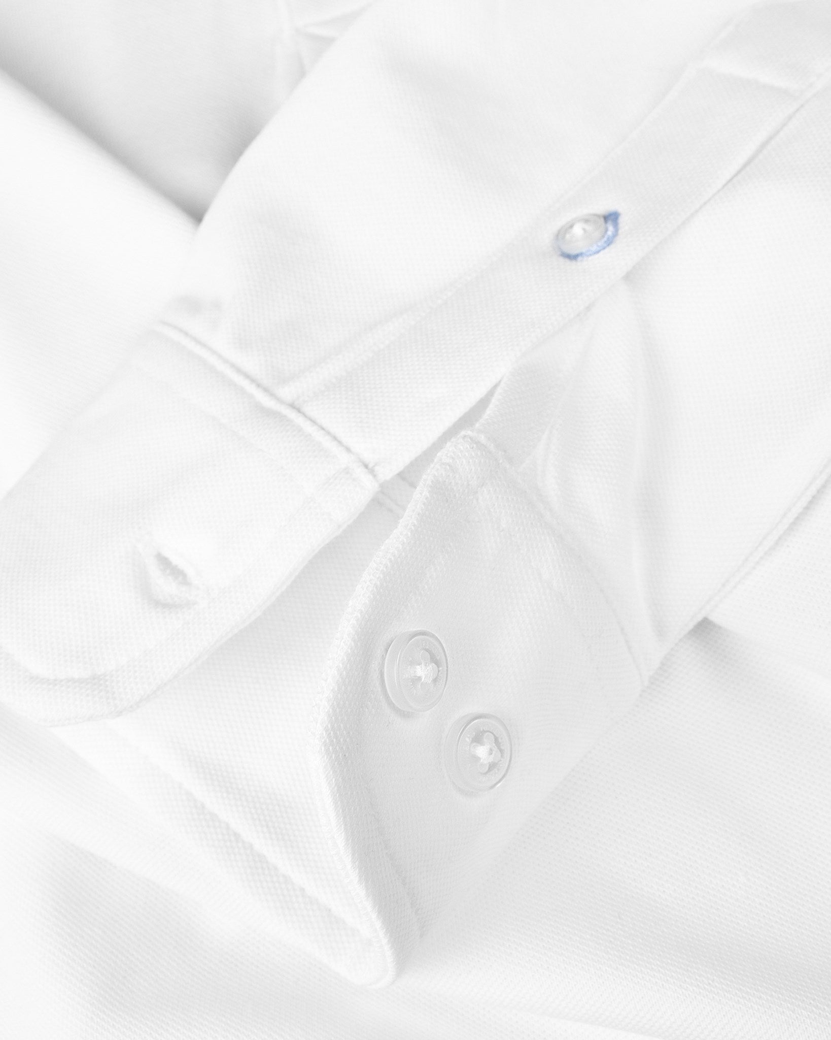 Carlington Men White Closeup 2.Psdan