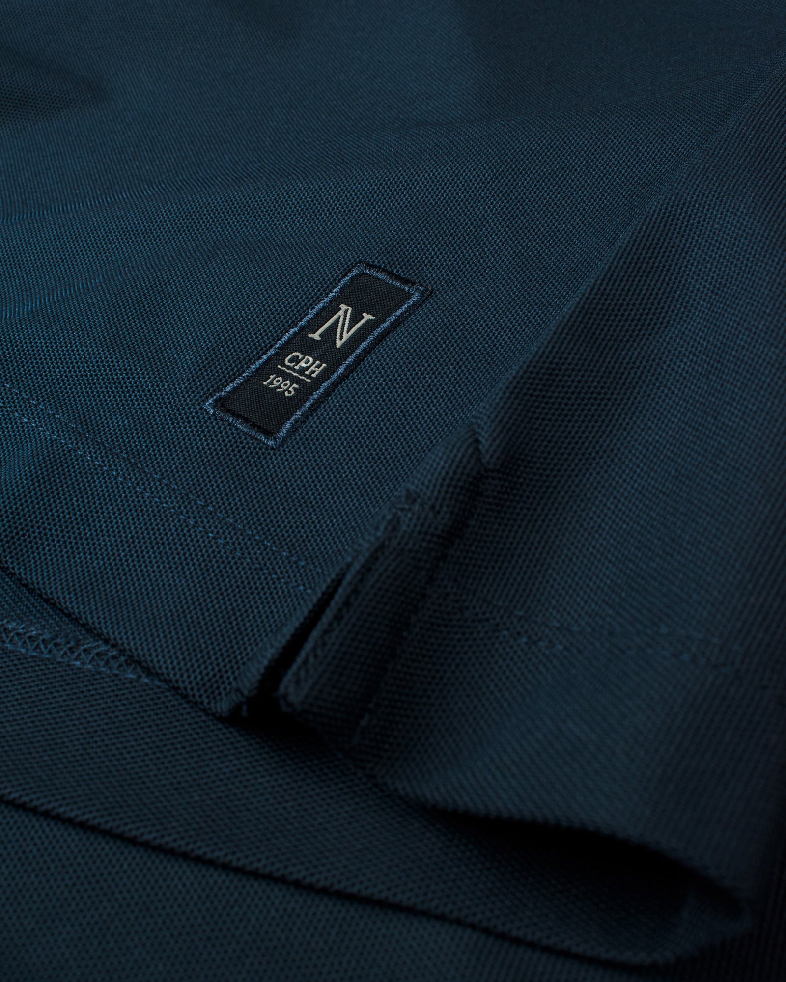 Clearwater Women Navy Back