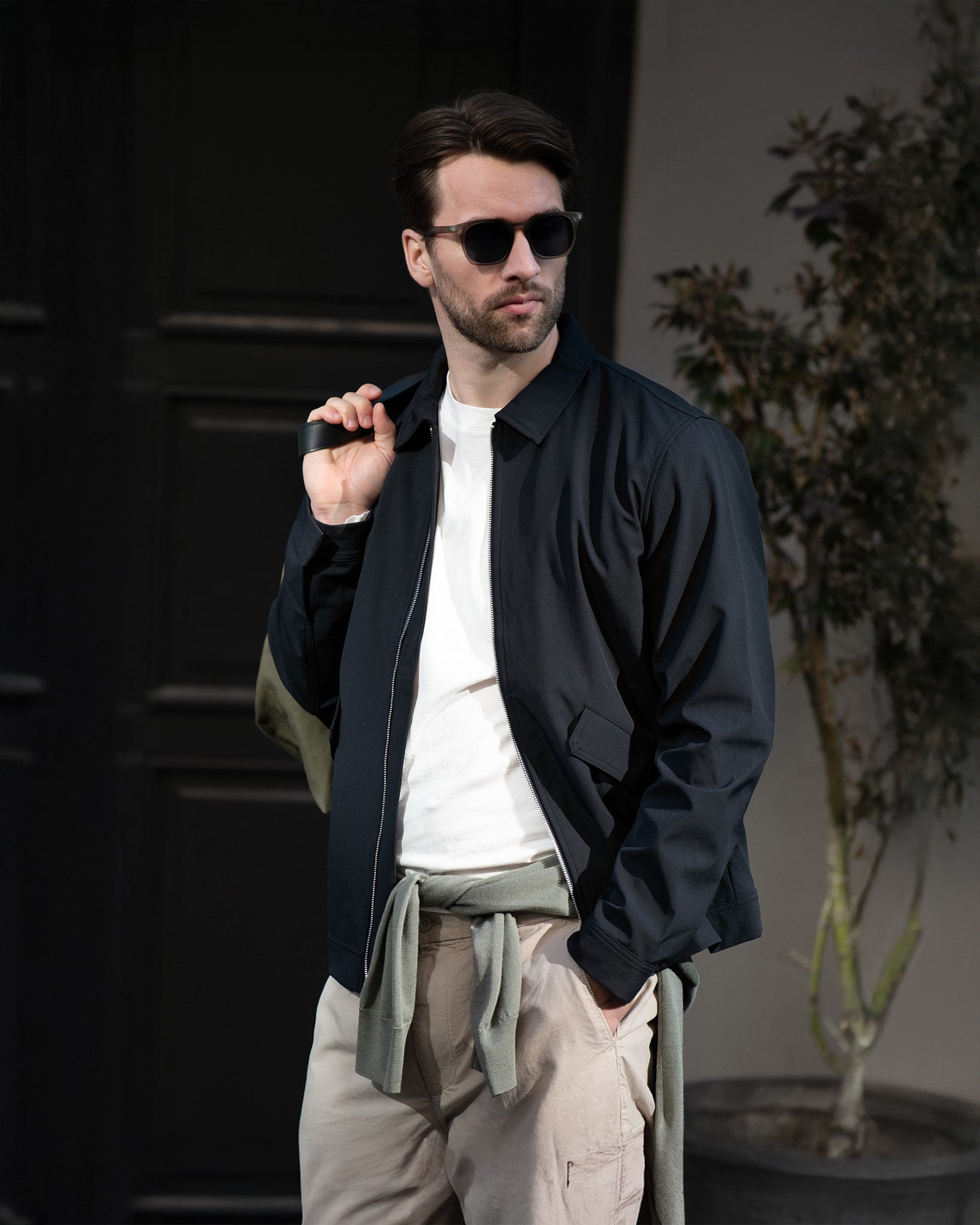 Detroit Men Navy SS25 Modelimage