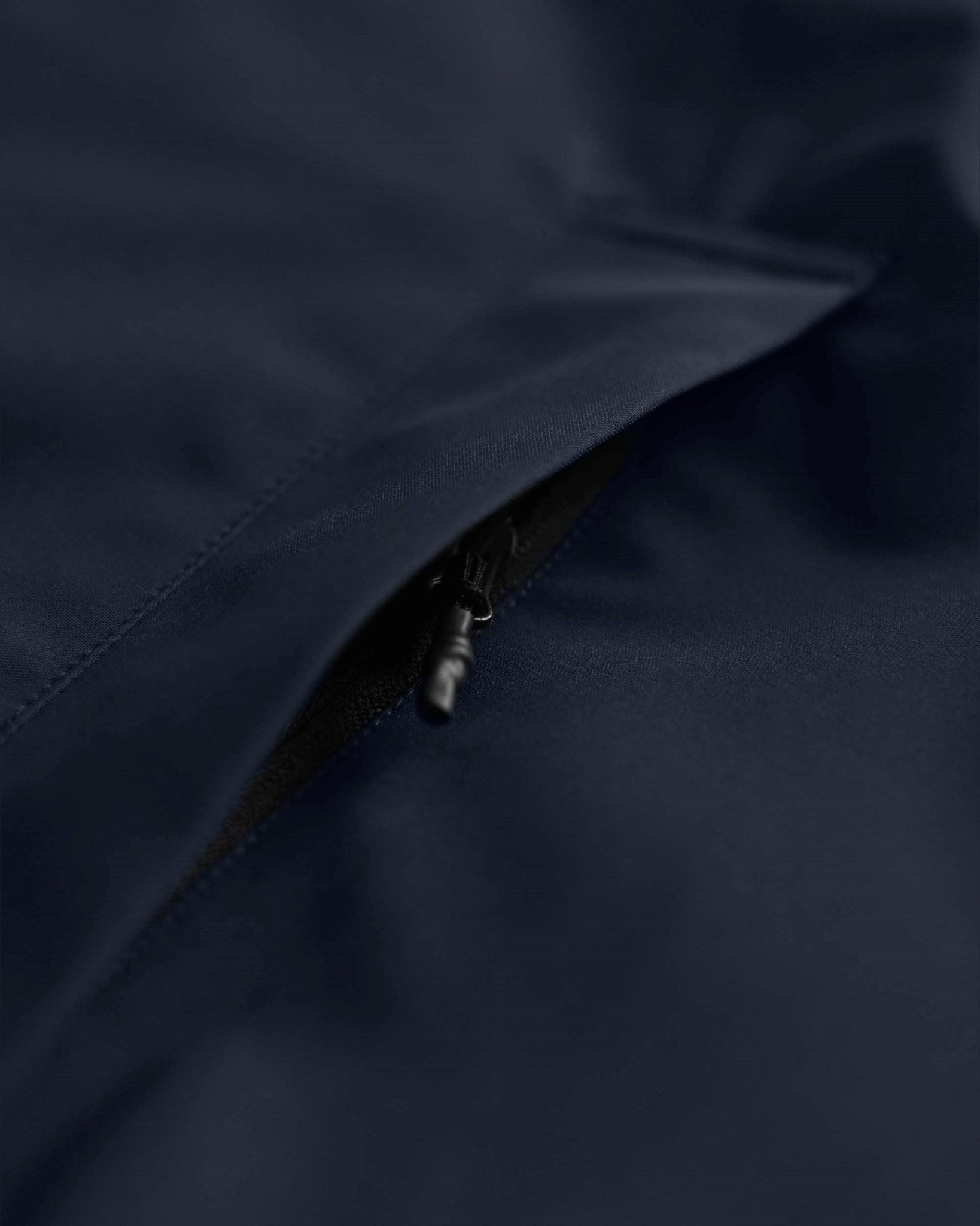 Eldrigde Men Women Navy Closeup 4