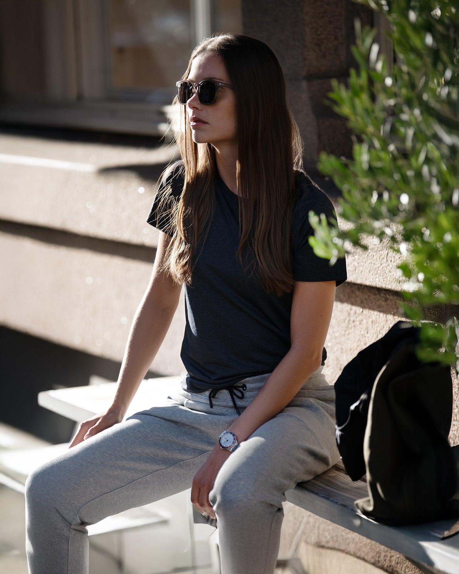 Freemont Woman Black Back