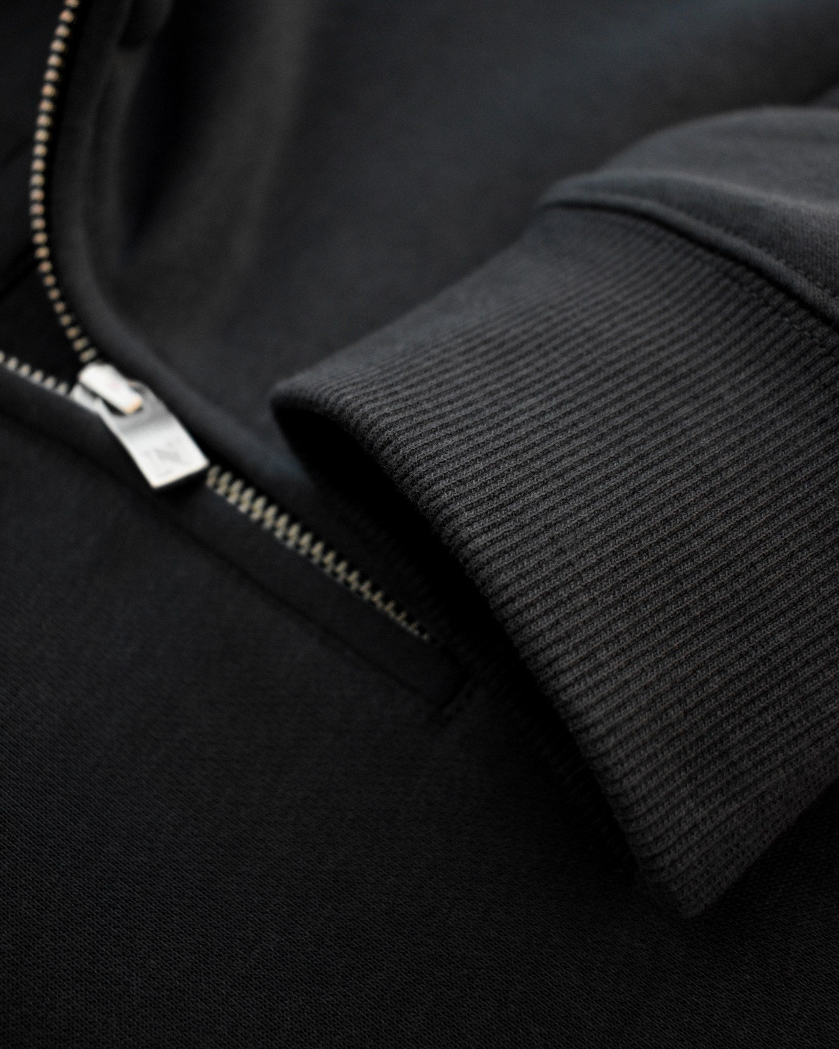 Glendale Unisex Black Closeup 2