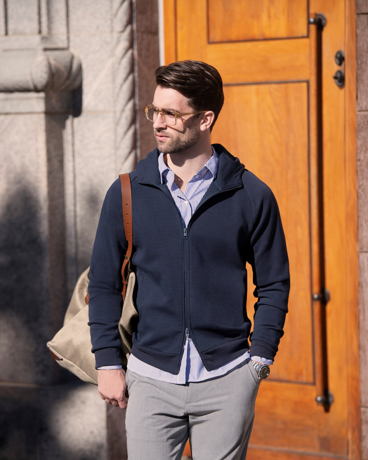 Hampton Men Navy SS26 Modelimage (1)