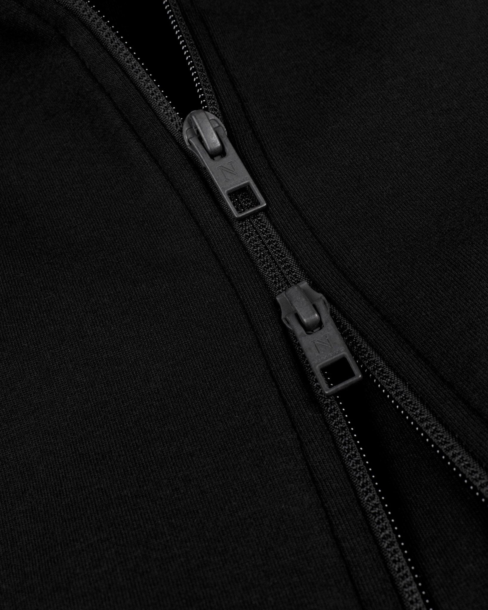 Hampton Women Black Closeup 3