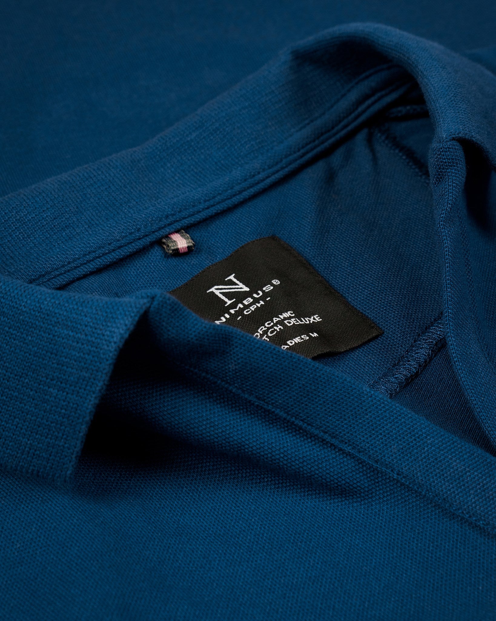 Harvard V Neck Women Indigo Closeup 1