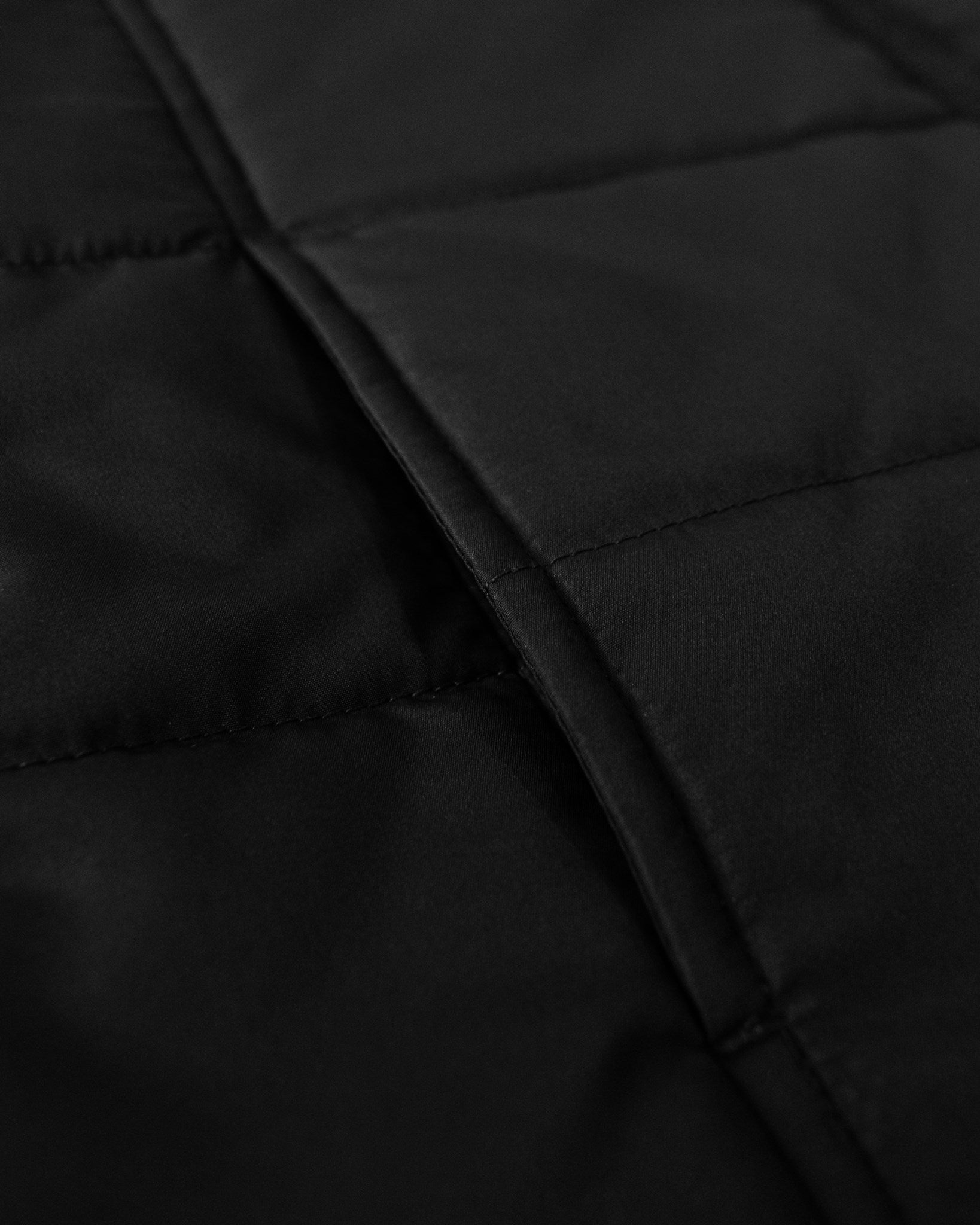 Hudson Women Black Closeup 2