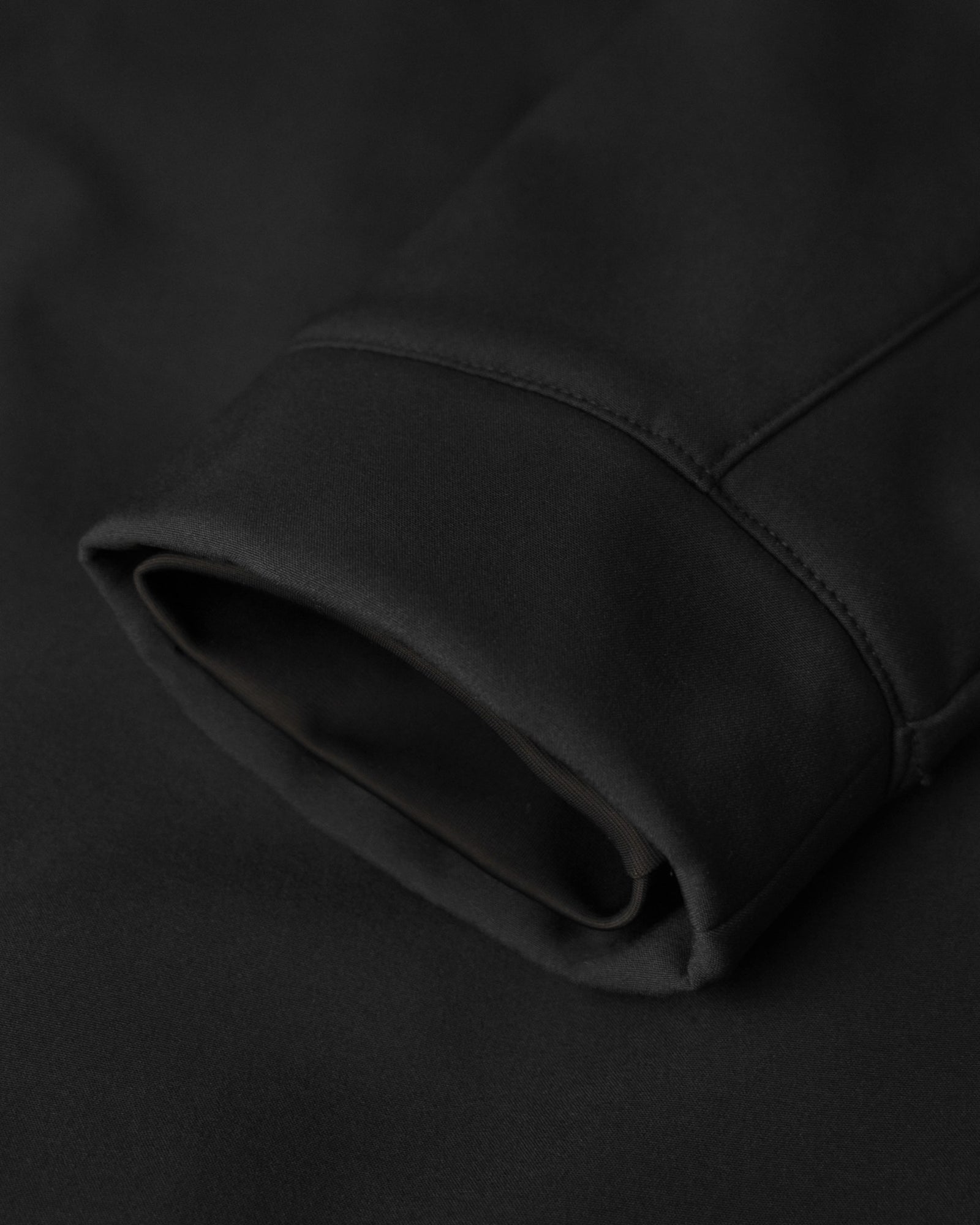 Livingston Women Black Back