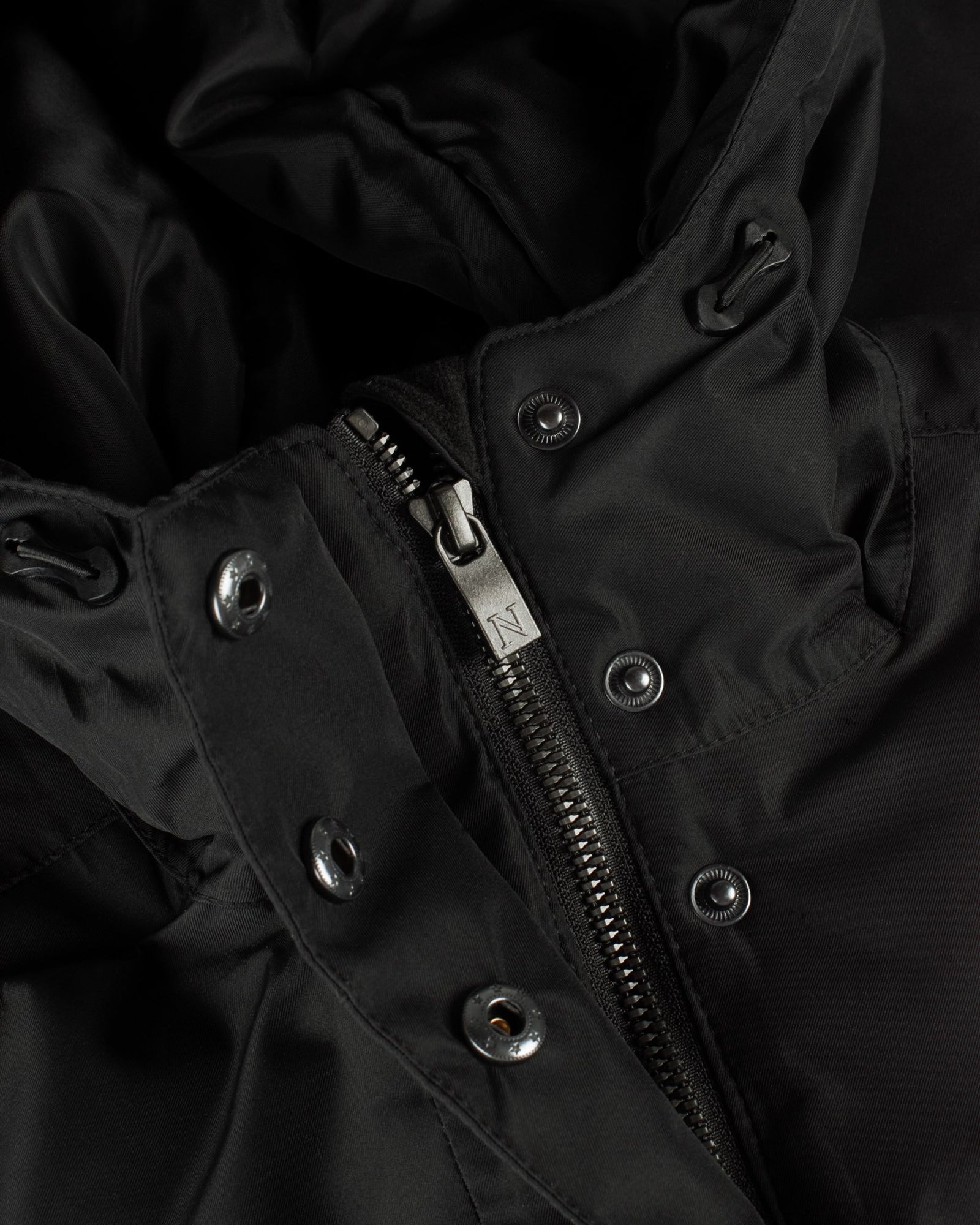 Mapleton Woman Black Back