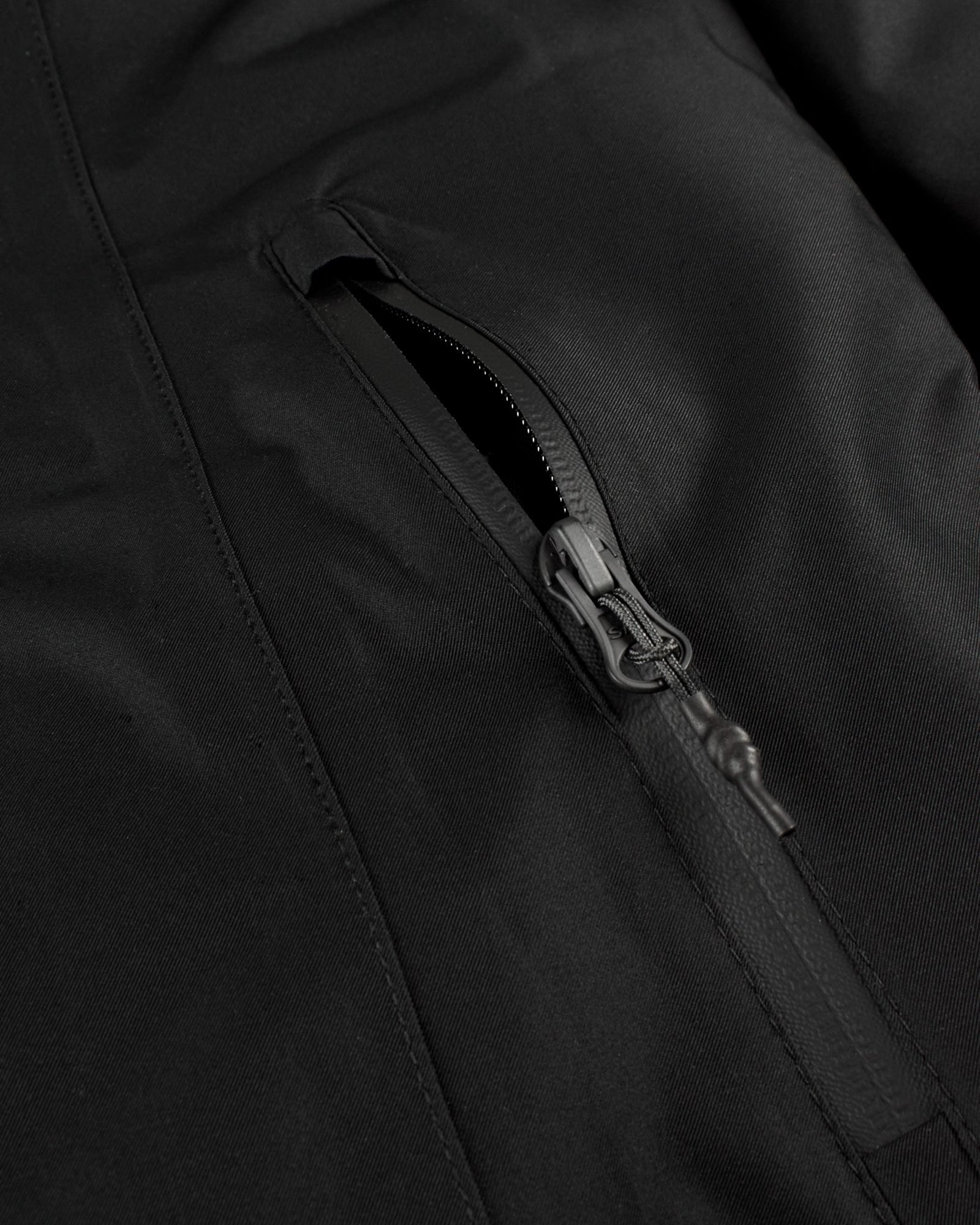 Mapleton Woman Black Back