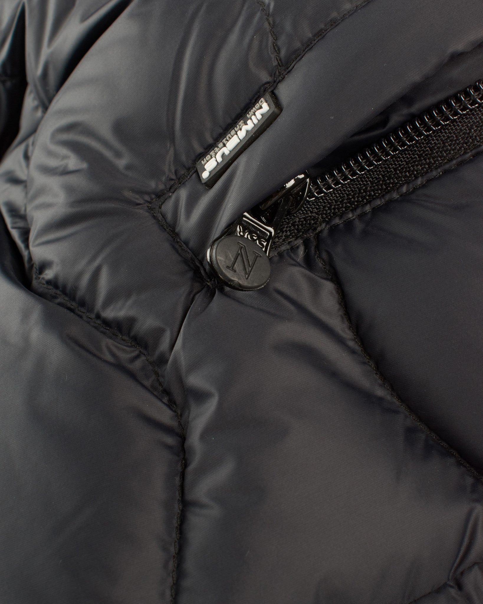 Sierra Men Black Closeup 3