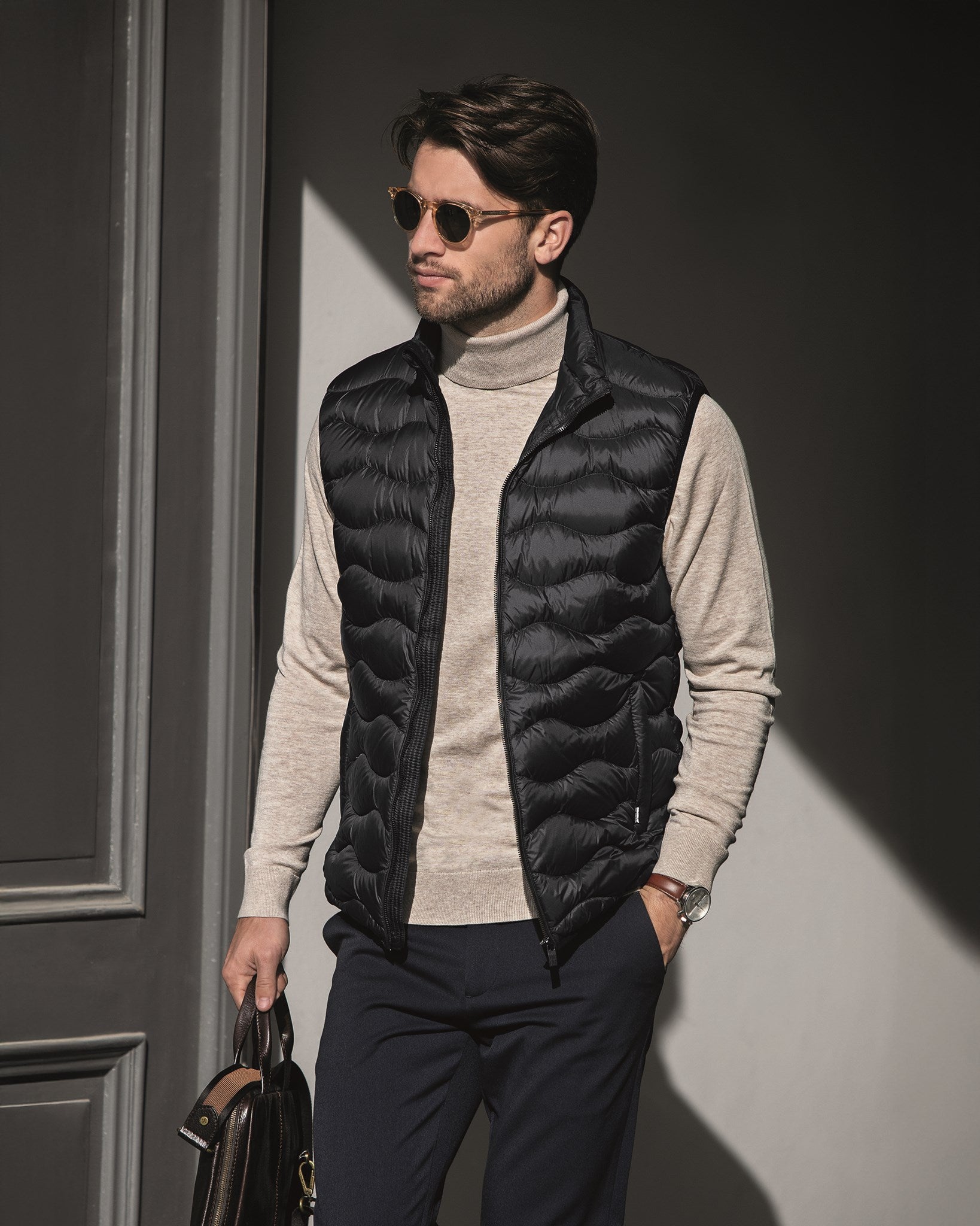 Vermont Men Black SS20 Modelimage