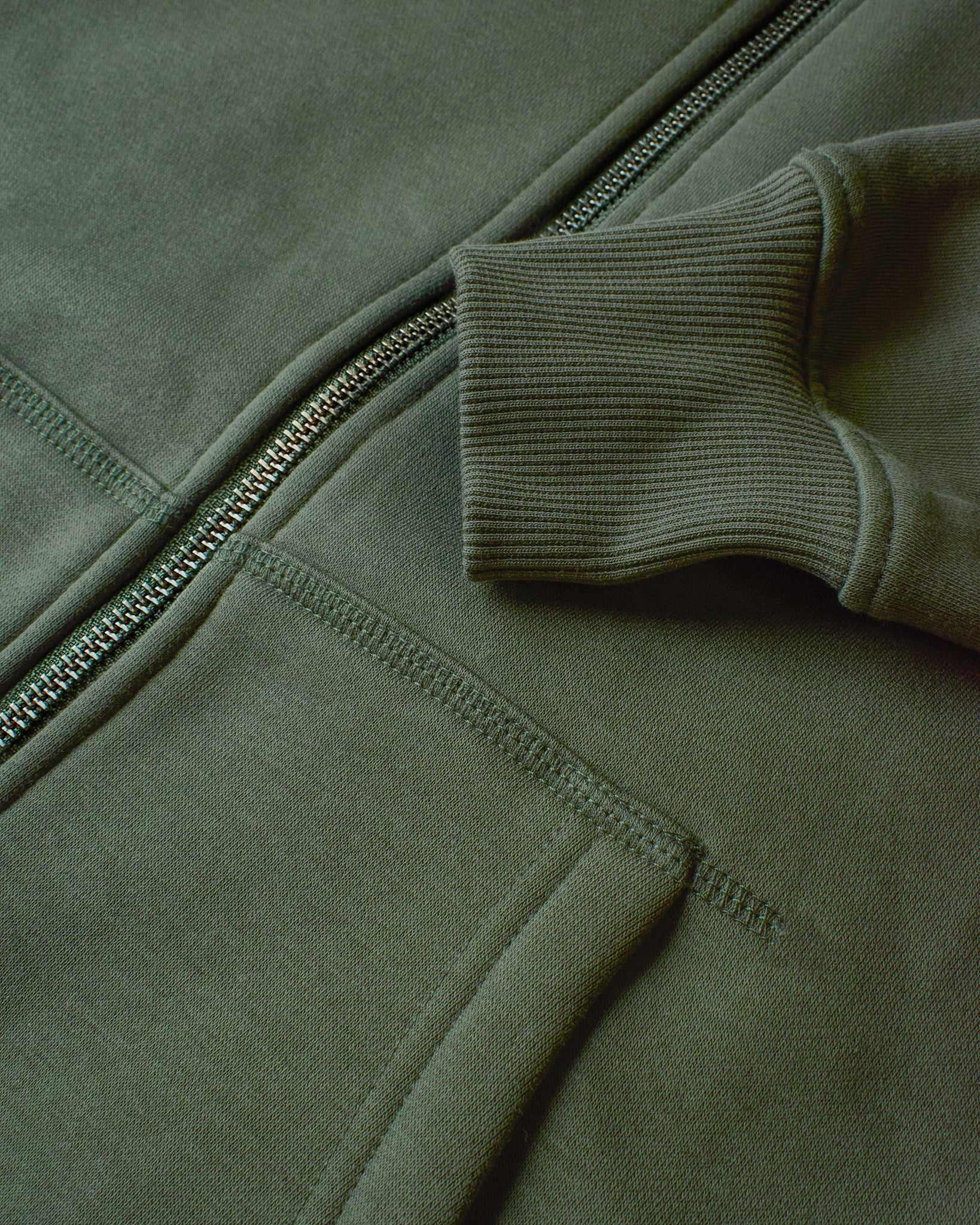 Williamsburg Women Olive Closeup 2